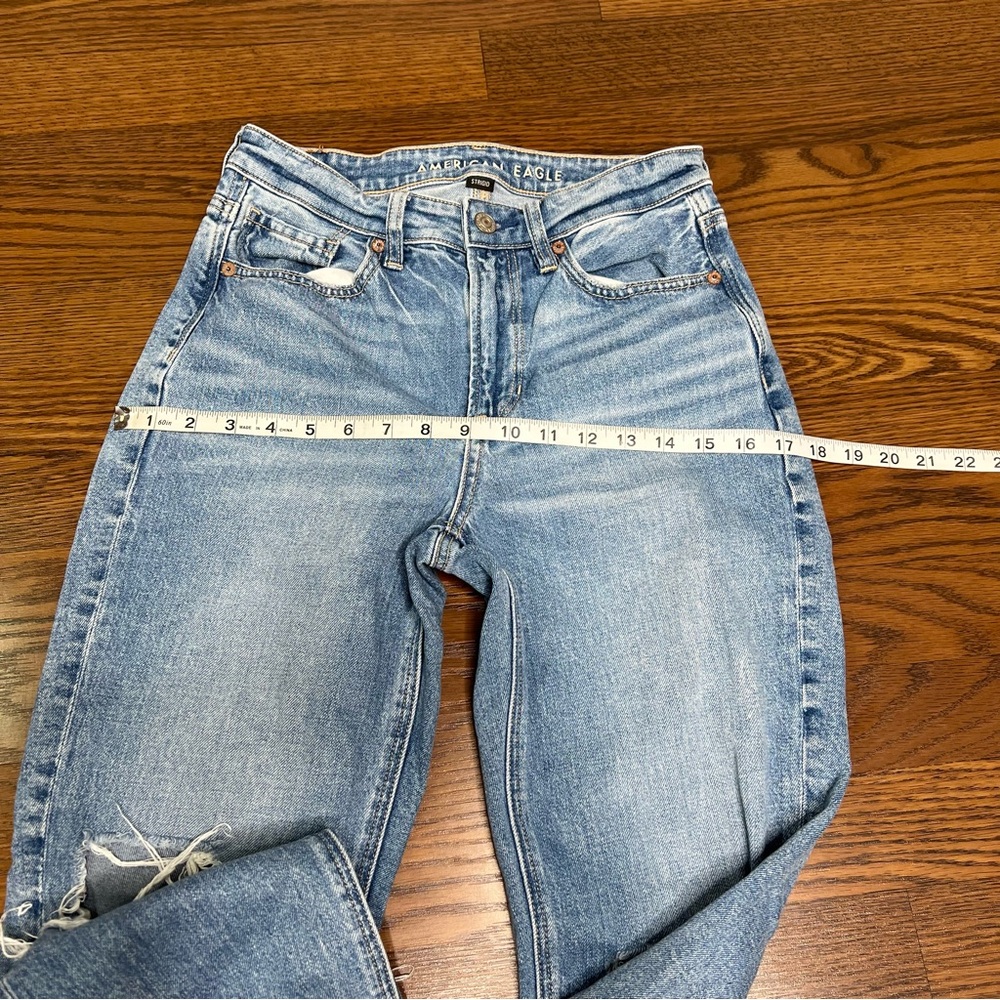 American Eagle Strigid Mom Jean size Estimated 4 - Picture 6 of 13